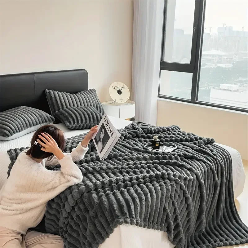 The Coziee | Flannel Blanket – Ultra Soft, Warm & Stylish for Every Season